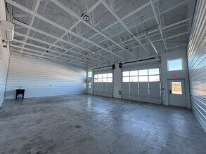 21118 Wade Rd, Springdale, AR for lease Building Photo- Image 2 of 15