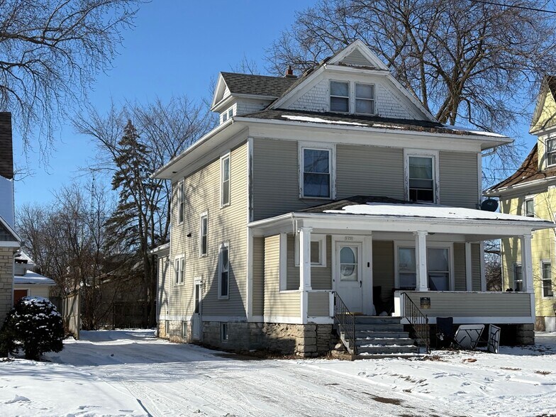 1131 Wisconsin St, Oshkosh, WI for sale - Primary Photo - Image 1 of 1