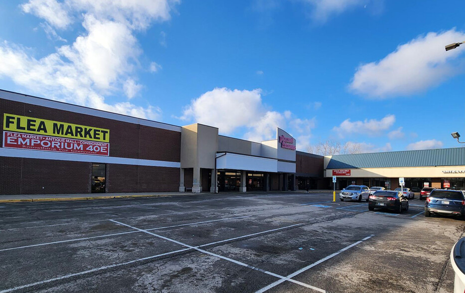 10411-10445 E Washington St, Indianapolis, IN for lease - Building Photo - Image 1 of 5