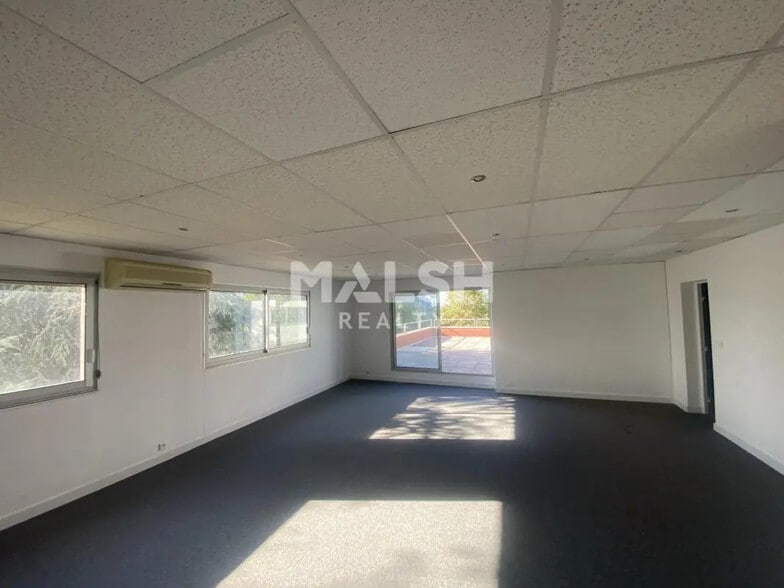 Flex in Voiron for sale - Interior Photo - Image 3 of 5