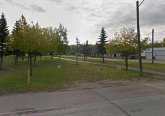 202 3rd St NE, Portage La Prairie, MB for sale Primary Photo- Image 1 of 1