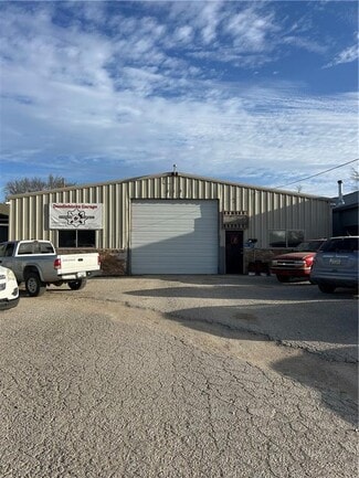 More details for 313 W Wilson St, Ottawa, KS - Retail for Sale