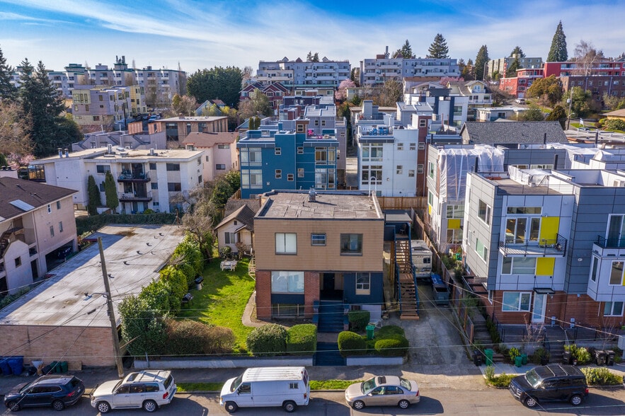 4315 Woodland Park Ave, Seattle, WA for sale - Print (1 of 26) - Image 1 of 5
