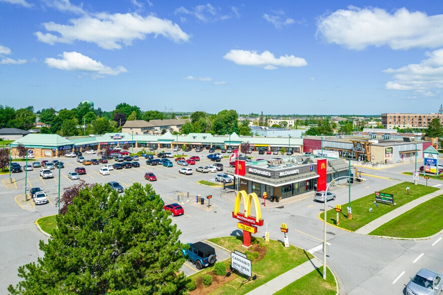 1250 Stittsville Main St, Stittsville, ON for lease - Building Photo - Image 2 of 10