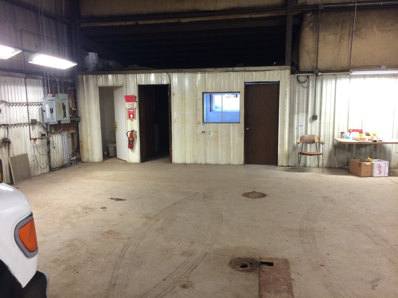 2 Depot St, Penn, PA for lease - Interior Photo - Image 2 of 3