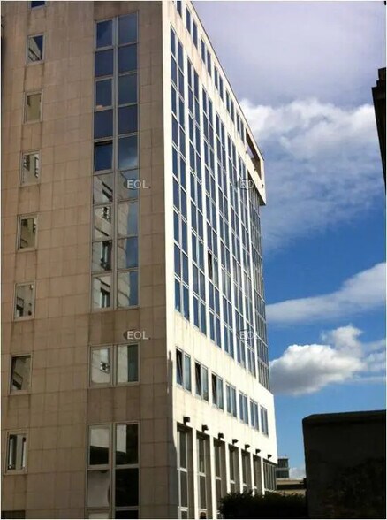 Office in Charenton-le-Pont for lease - Building Photo - Image 1 of 1