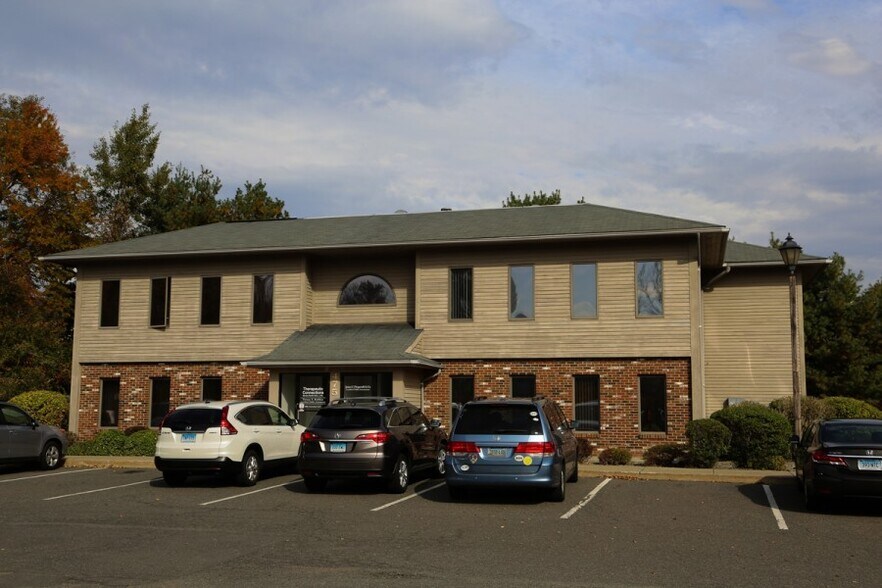 475 Buckland Rd, South Windsor, CT 06074