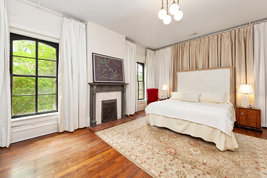 204 E Deaderick St, Jackson, TN for sale - Building Photo - Image 3 of 43