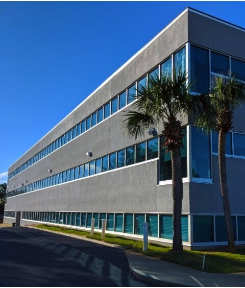 1101 Gulf Breeze Pky, Gulf Breeze, FL for sale - Building Photo - Image 3 of 7