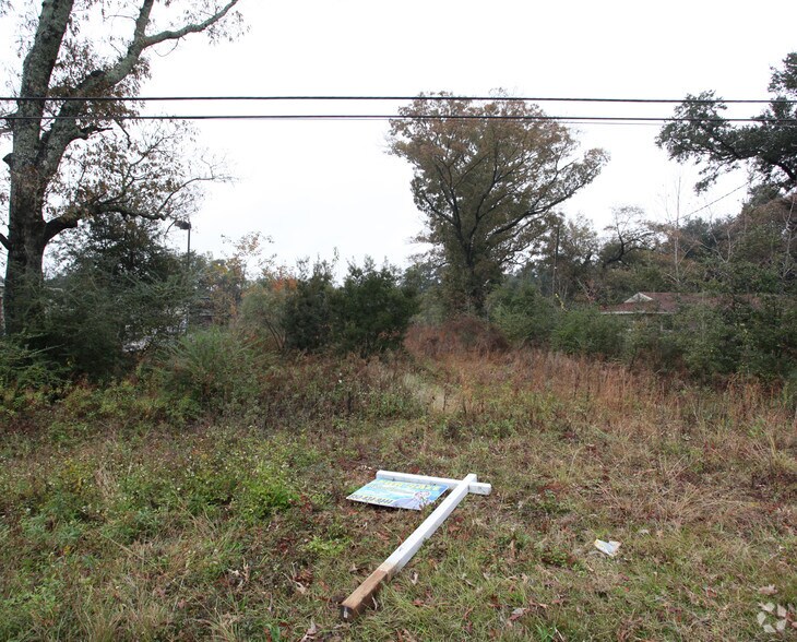 4035 Pine Forest Rd, Cantonment, FL for sale - Primary Photo - Image 1 of 1