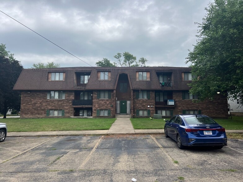 723 S Wildwood Ave, Kankakee, IL for sale - Primary Photo - Image 1 of 2