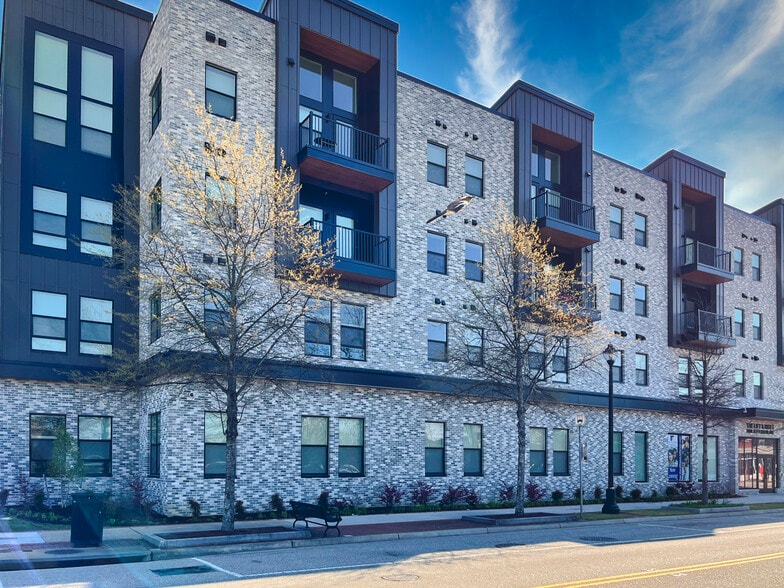 2700-2812 Jefferson Ave, Newport News, VA for lease - Building Photo - Image 1 of 1