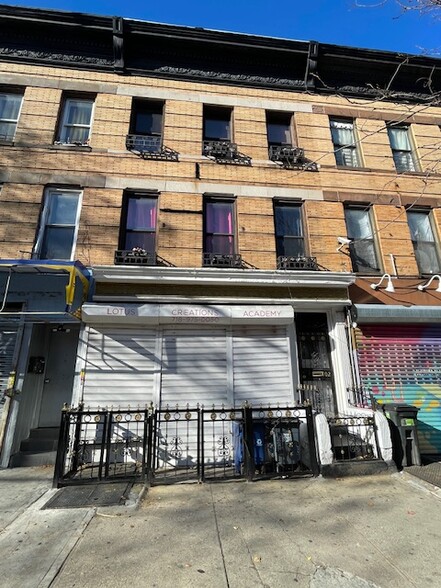 102 Kingston Ave, Brooklyn, NY for lease - Building Photo - Image 1 of 12