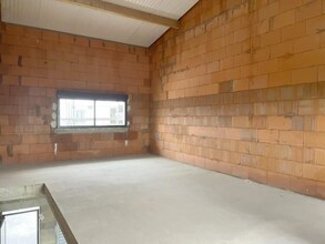 Retail in Cormeilles-en-Parisis for lease Interior Photo- Image 2 of 3