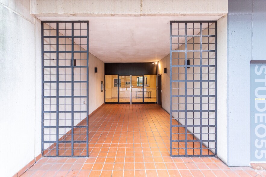 849-863 Hornby St, Vancouver, BC for lease - Building Photo - Image 2 of 6