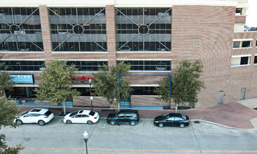 717 University Dr, College Station, TX for lease Building Photo- Image 1 of 6