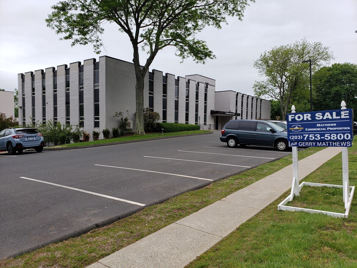 1389 W Main St, Waterbury, CT 06708 Tower One