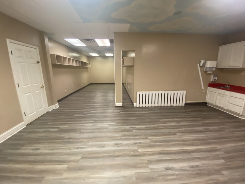 111 W 5th St, Tyler, TX for lease - Interior Photo - Image 2 of 45