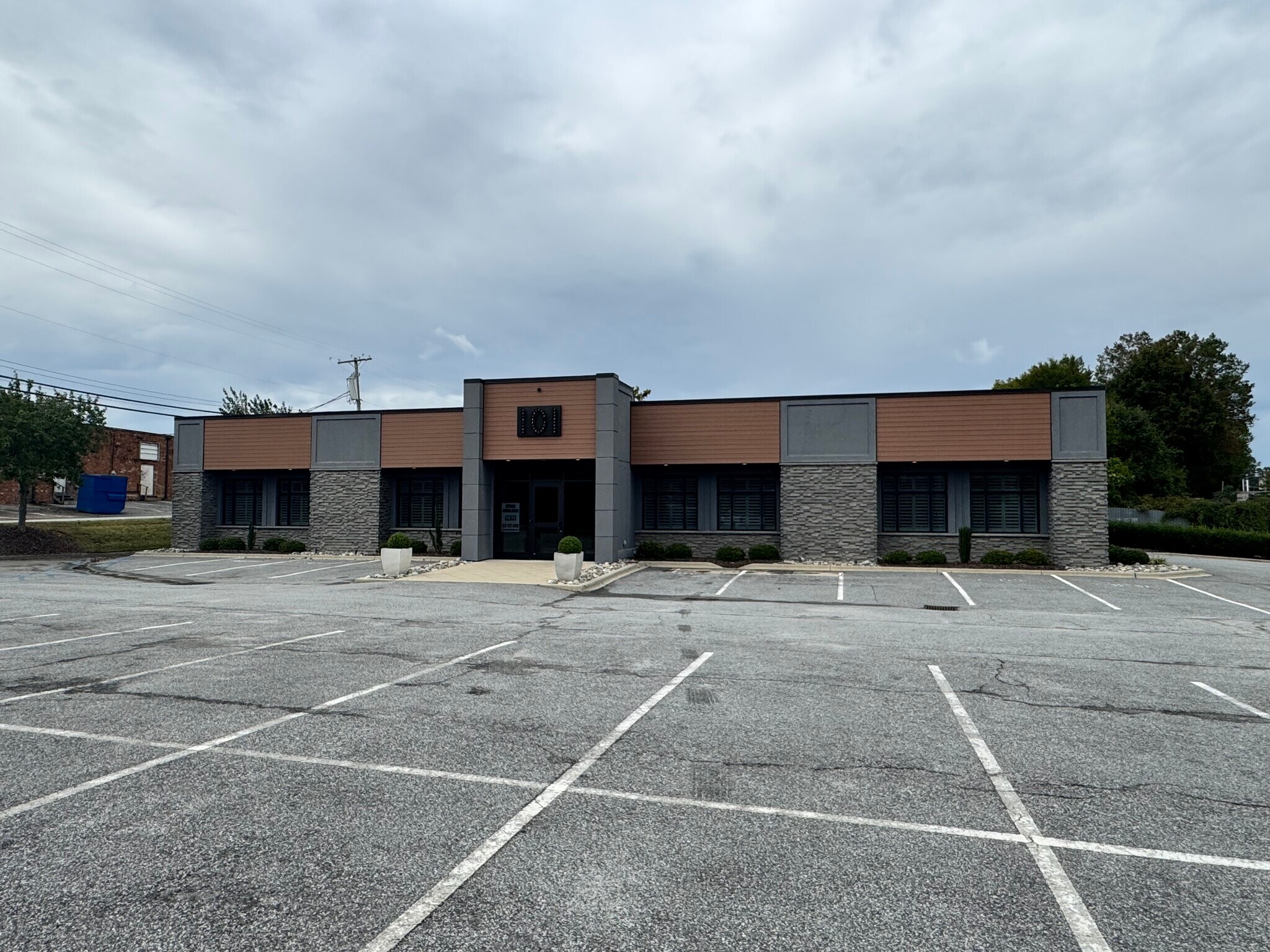 101 Neal Pl, High Point, NC for lease Building Photo- Image 1 of 27