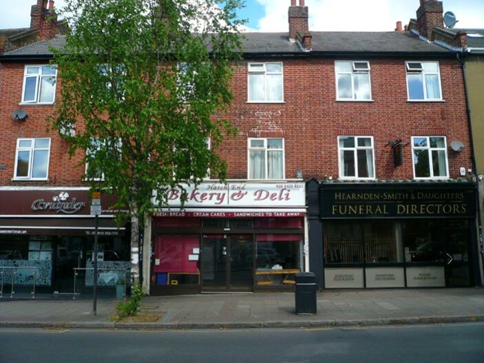 280 Uxbridge Rd, Pinner for sale - Primary Photo - Image 1 of 1