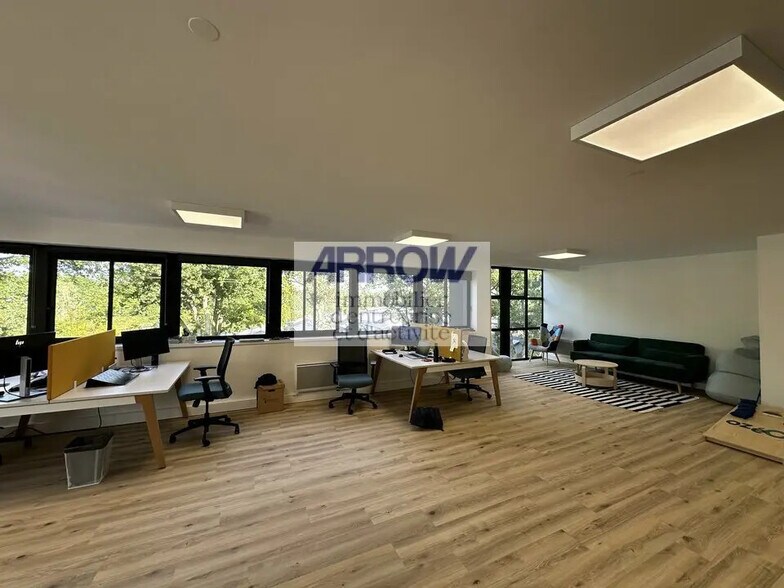 Office in Orvault for lease - Building Photo - Image 3 of 3