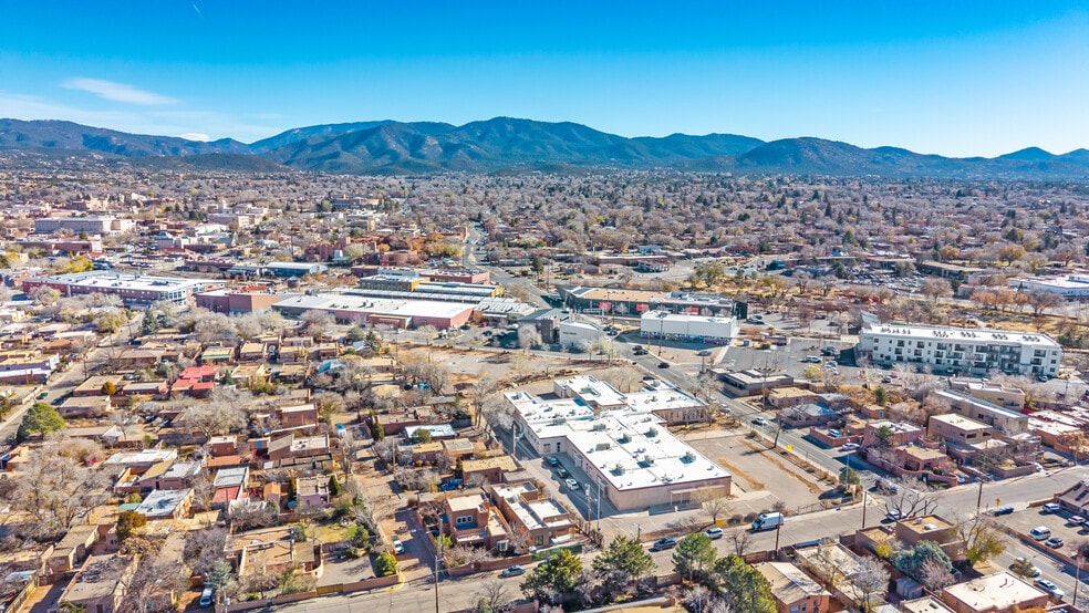 1625 Paseo de Peralta, Santa Fe, NM for sale - Building Photo - Image 3 of 9