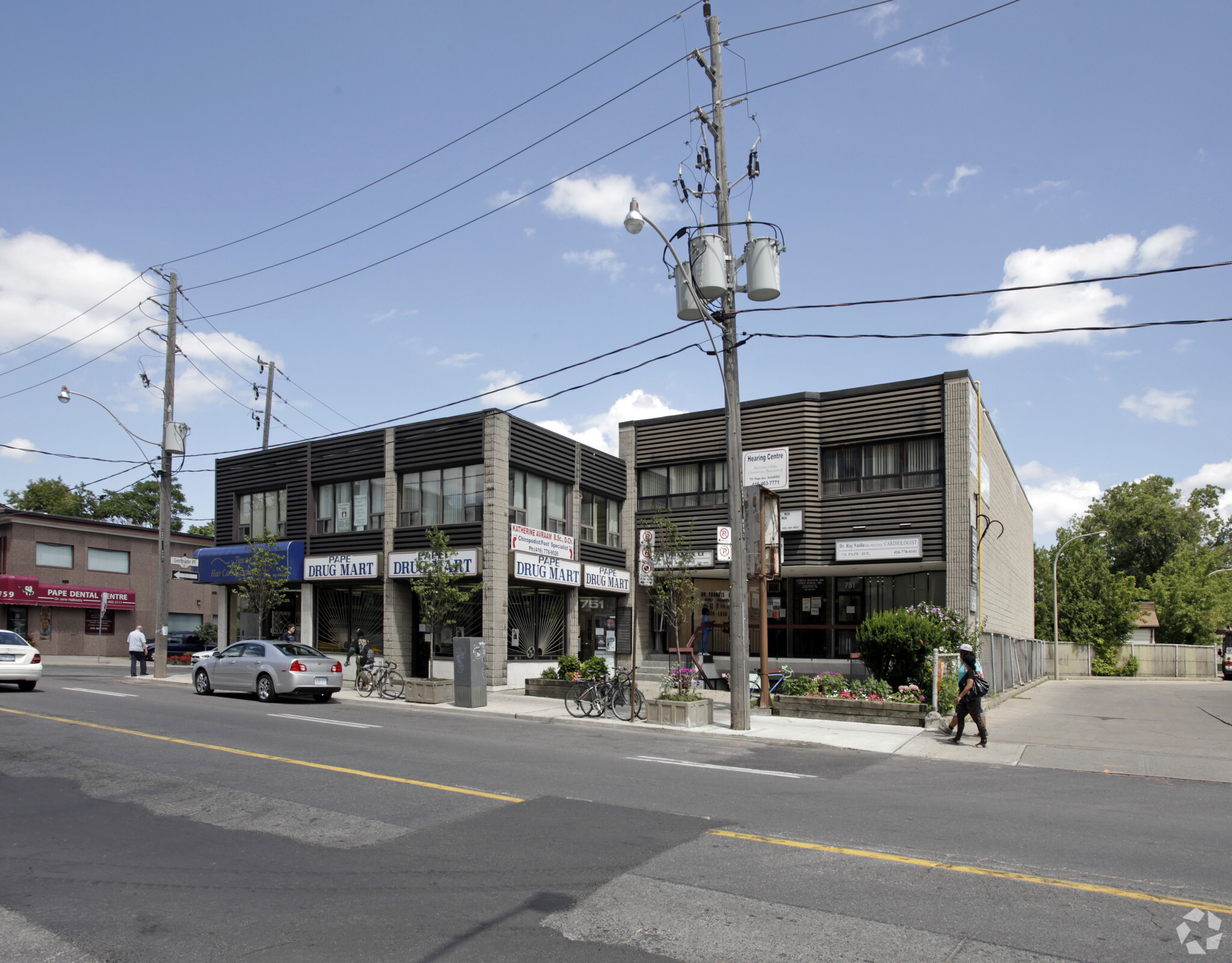 751-757 Pape Ave, Toronto, ON for lease Primary Photo- Image 1 of 3