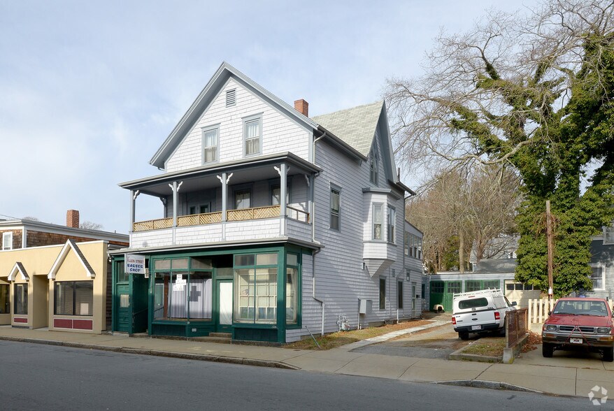93 Allen St, New Bedford, MA 02740