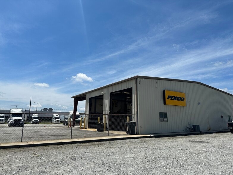 1108 Centennial Ave, Albany, GA for sale - Building Photo - Image 2 of 7