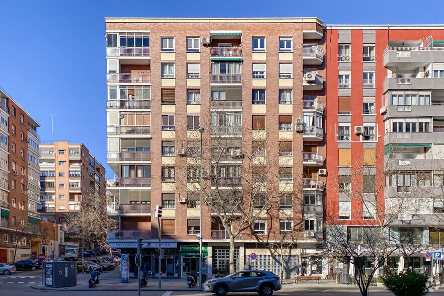 Calle del Corazón de María, 41, Madrid, Madrid for sale - Primary Photo - Image 1 of 1