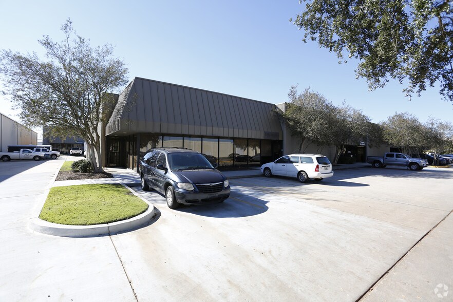 668 Distributors Row, New Orleans, LA 70123