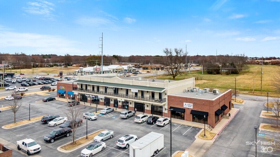 201 SW 14th St, Bentonville, AR for lease - Building Photo - Image 2 of 36