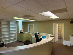 1703 Center Point Pky, Birmingham, AL for lease Interior Photo- Image 1 of 6