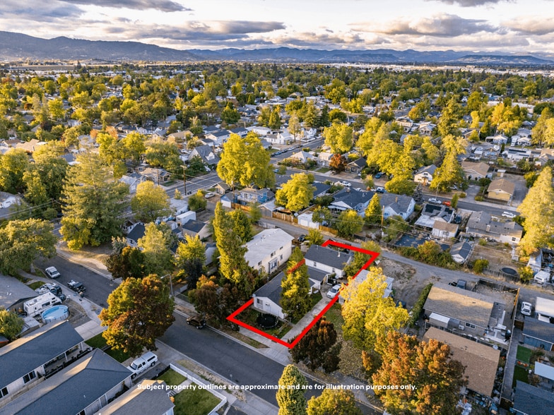 1036 W 12th St, Medford, OR for sale - Building Photo - Image 1 of 51