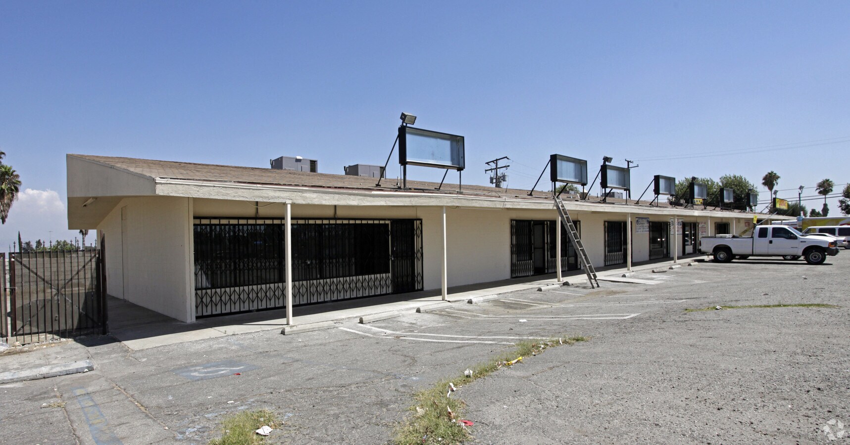 2672 E Foothill Blvd, San Bernardino, CA, 92410 - Storefront Property For Lease on LoopNet.com