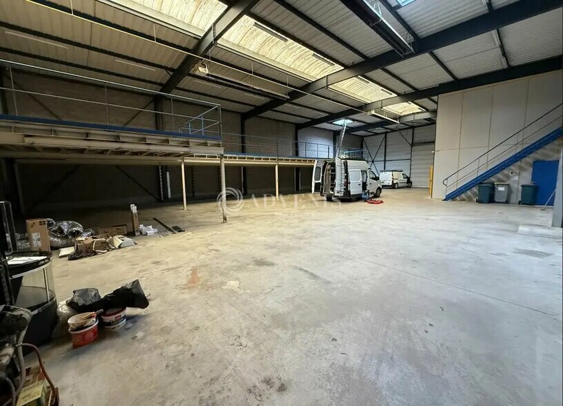 Flex in La Chapelle-Saint-Mesmin for lease - Building Photo - Image 2 of 8