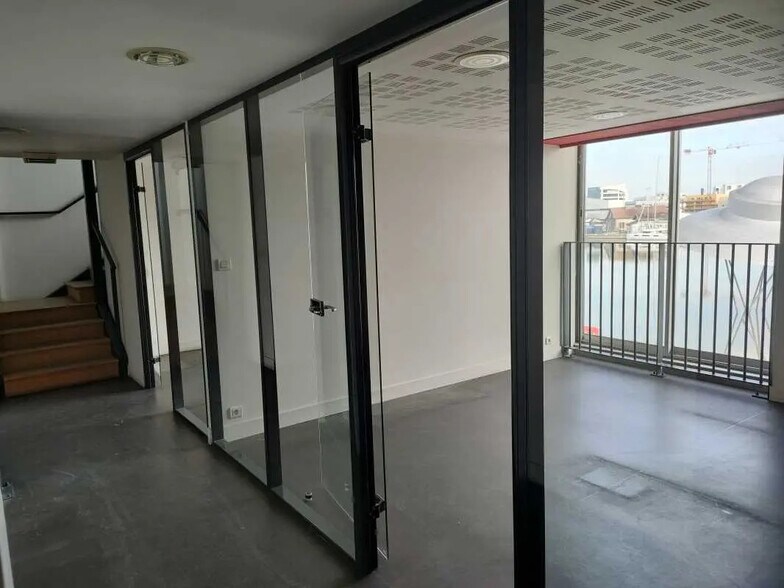 Quai Armand Lalande, Bordeaux for lease - Interior Photo - Image 2 of 8