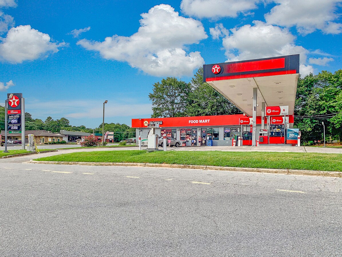 5374 Five Forks Trickum Rd, Lilburn, GA 30047