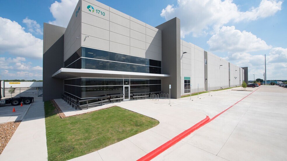 1710 Cornerway Blvd, San Antonio, TX for sale - Building Photo - Image 1 of 1