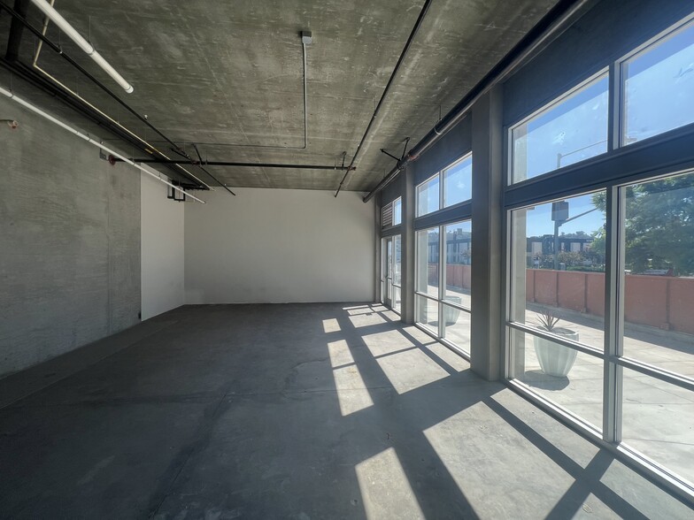 4304 Twain Ave, San Diego, CA for lease - Building Photo - Image 3 of 8