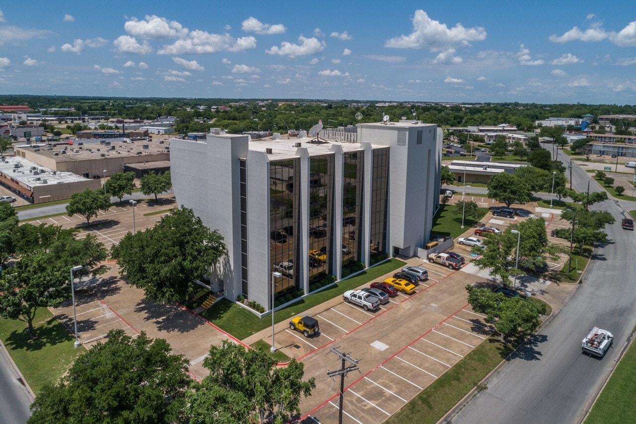 1800 Teague Dr, Sherman, TX 75090 One Grand Centre