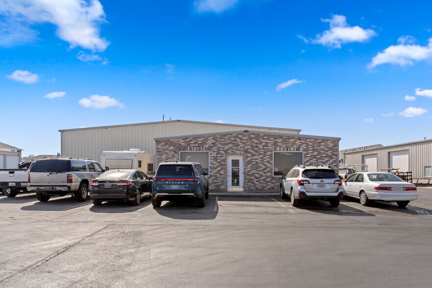 1211 Wilson ln, West Haven, UT for lease - Building Photo - Image 2 of 28