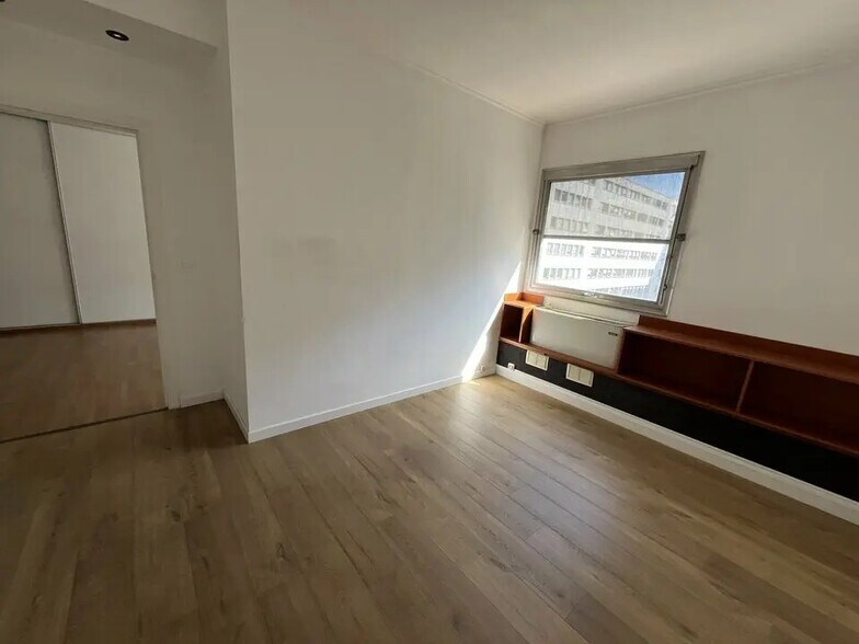 Office in Nice for lease - Interior Photo - Image 3 of 4