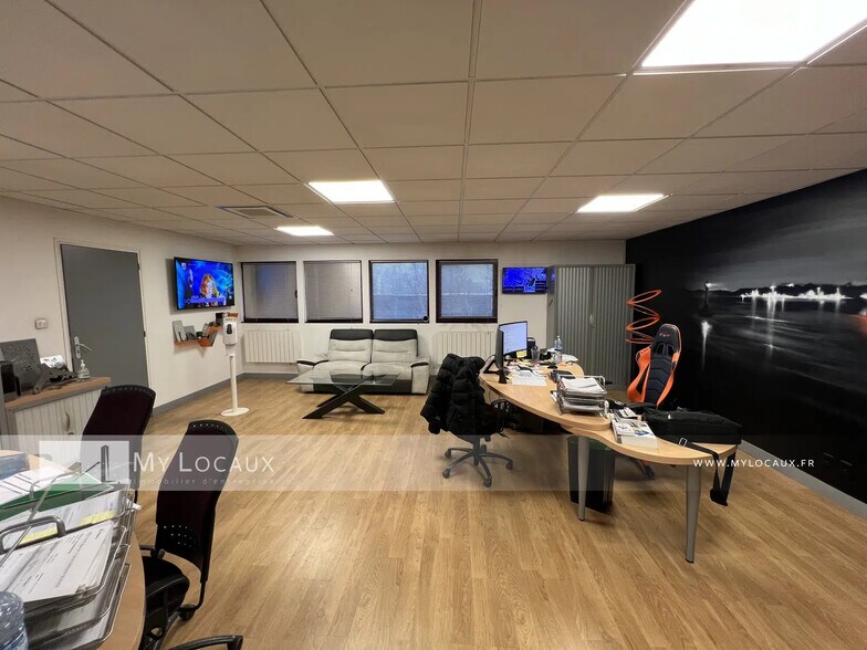 Flex in SAINT-OUEN-L'AUMONE for sale - Interior Photo - Image 2 of 9