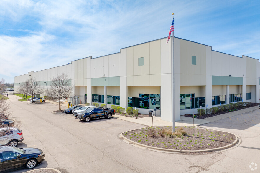 2180-2380 Sullivan Rd, Aurora, IL for lease - Building Photo - Image 1 of 5