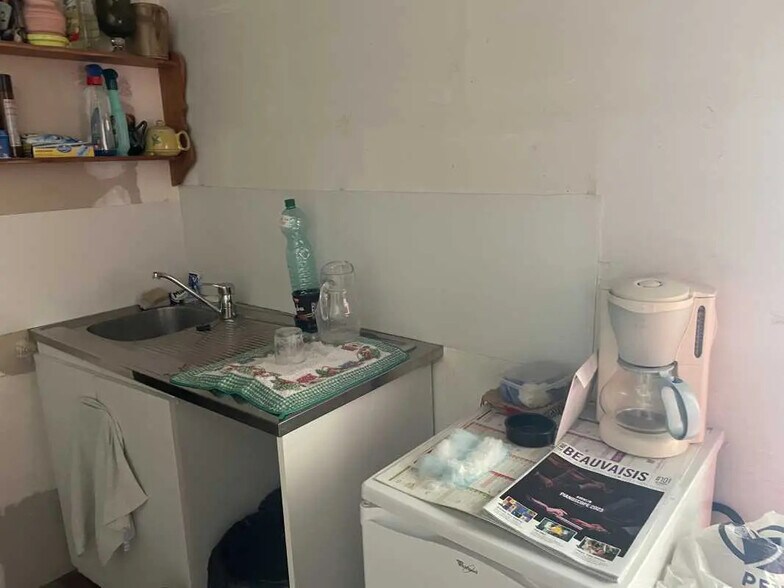 Retail in Bresles for lease - Interior Photo - Image 2 of 7