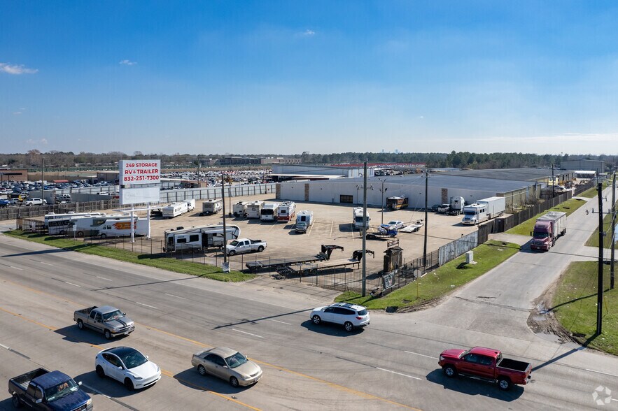 2511 W Mt Houston Rd, Houston, TX for sale - Building Photo - Image 1 of 1