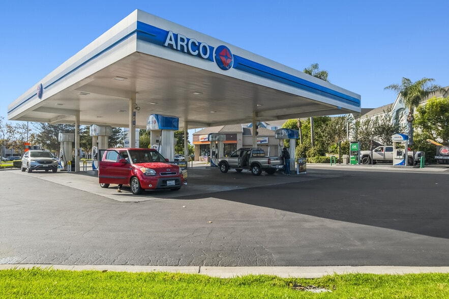 12931 Garden Grove Blvd, Garden Grove, CA for sale - Building Photo - Image 3 of 7