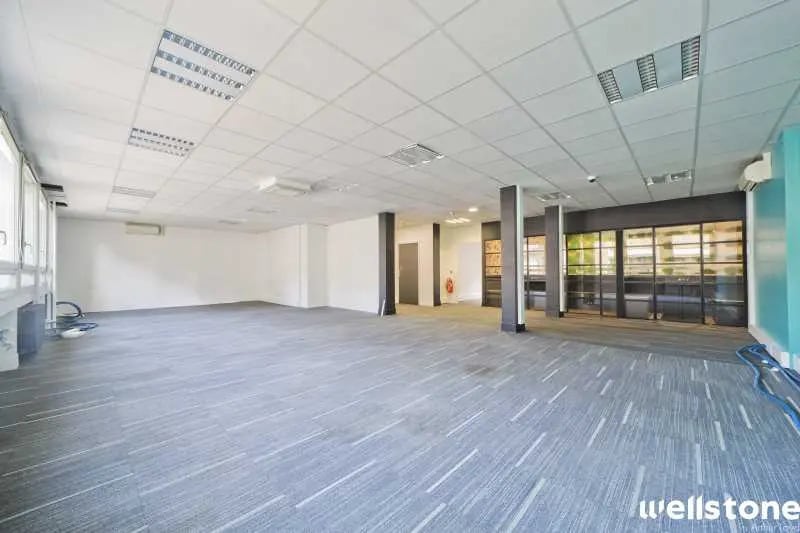 87-89 Rue La Boétie, Paris for lease - Interior Photo - Image 2 of 15