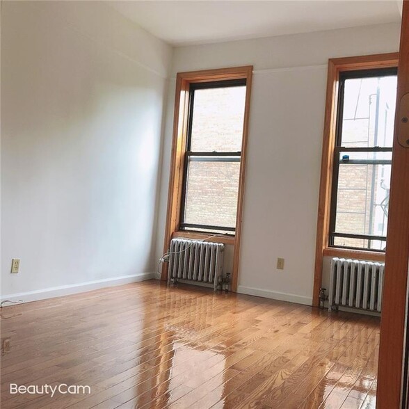 295 7th Ave, Brooklyn, NY for sale - Interior Photo - Image 3 of 8